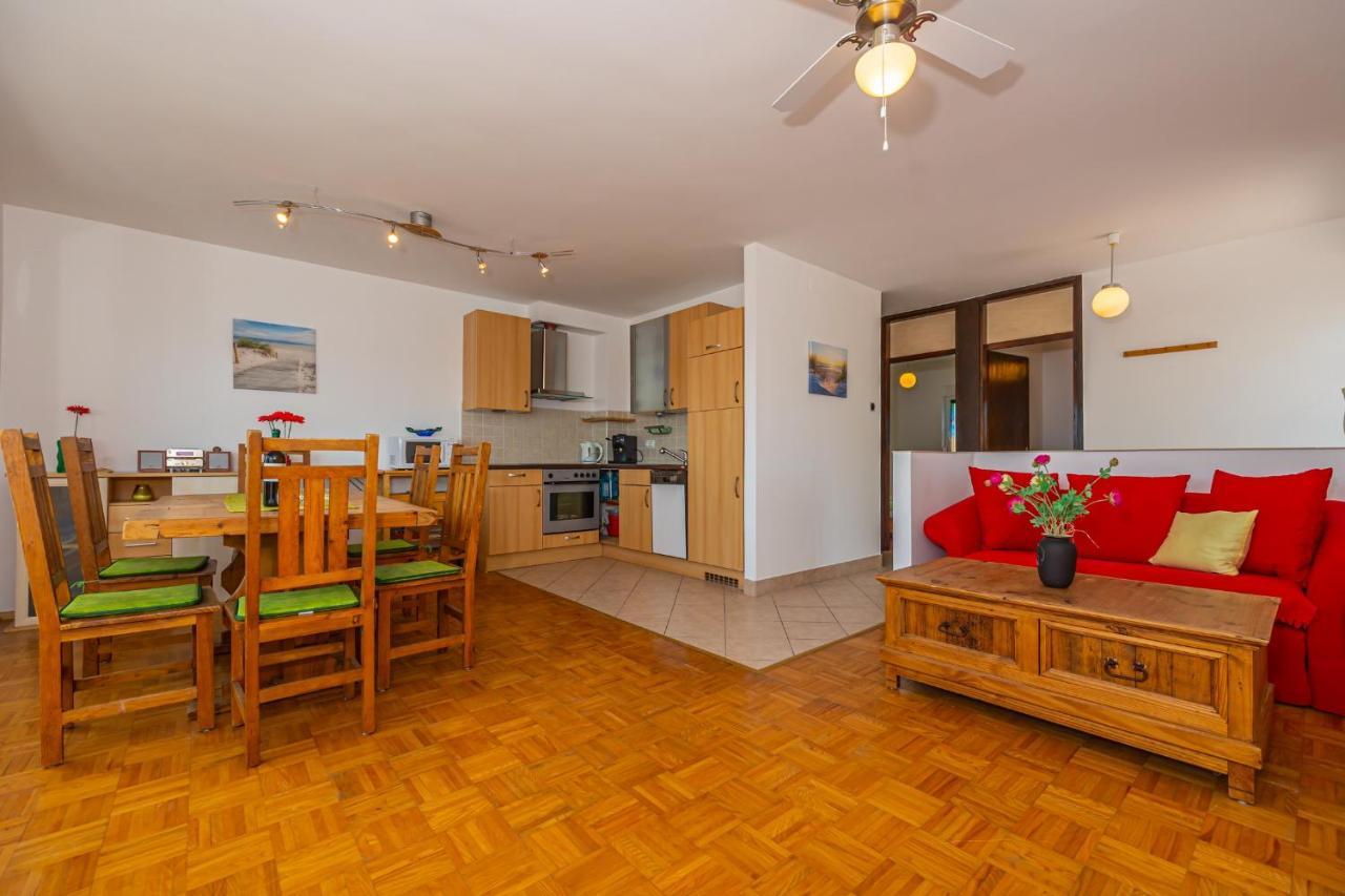 Apartment Svjetlana Dramalj Ngoại thất bức ảnh